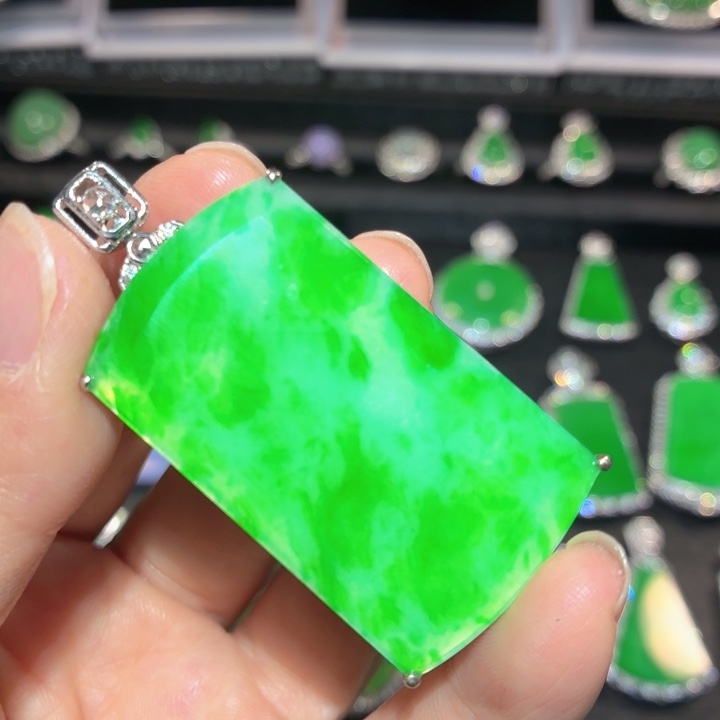 翡翠18K金镶嵌吊坠(不含链)翡翠