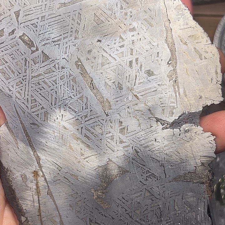 宋***缘花岗石铁合金星星