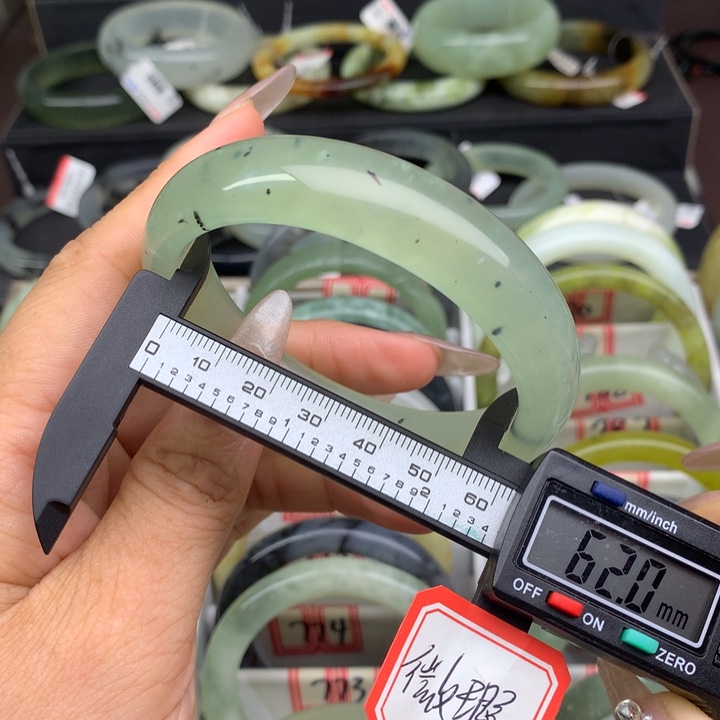 蛇纹石玉未镶嵌手镯792