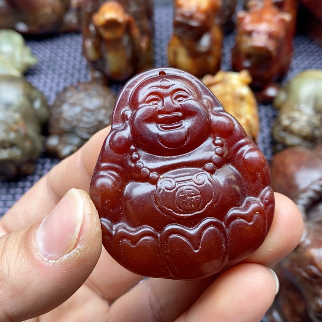 蛇纹石玉颈饰未镶嵌