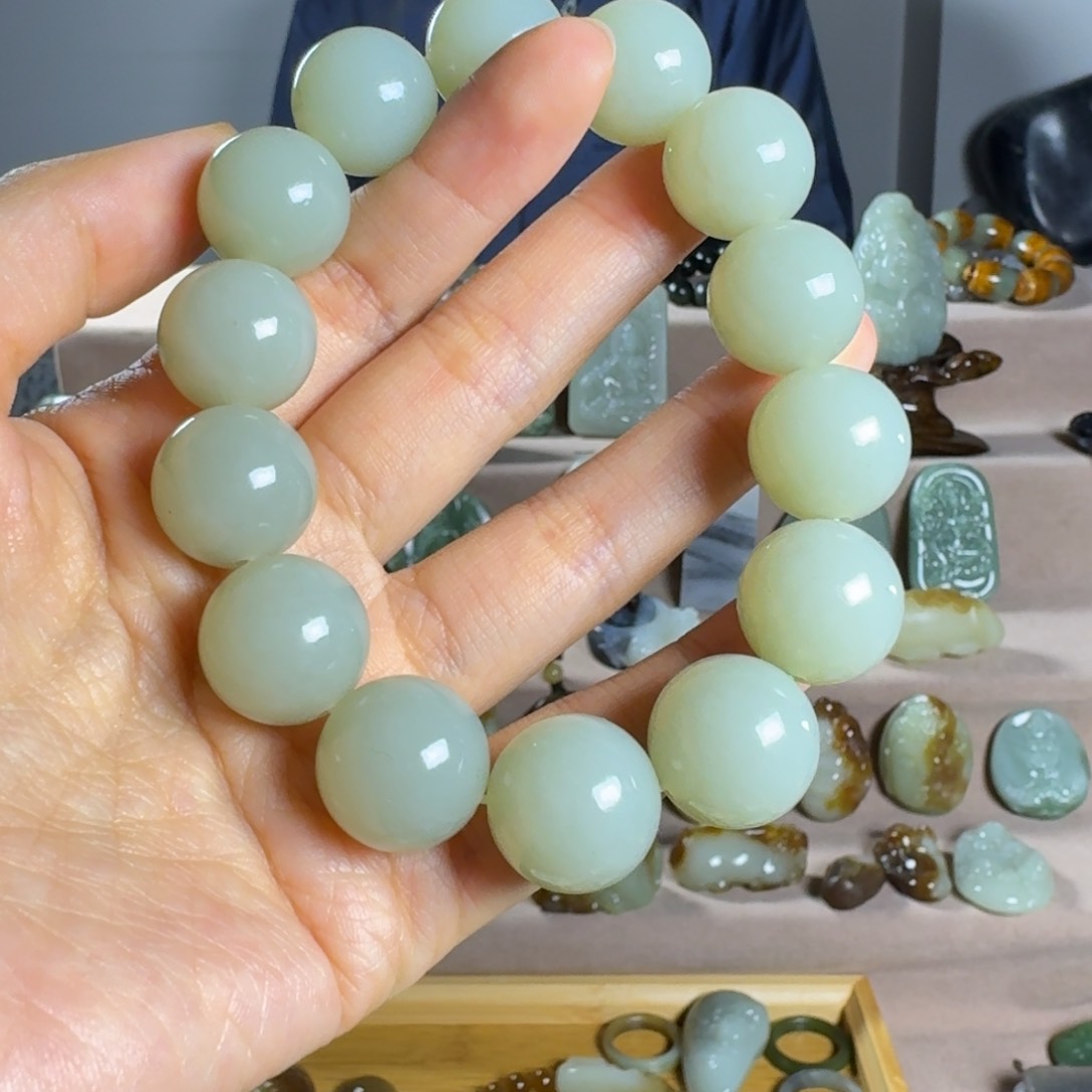 和田玉（糖玉）颈饰未镶嵌