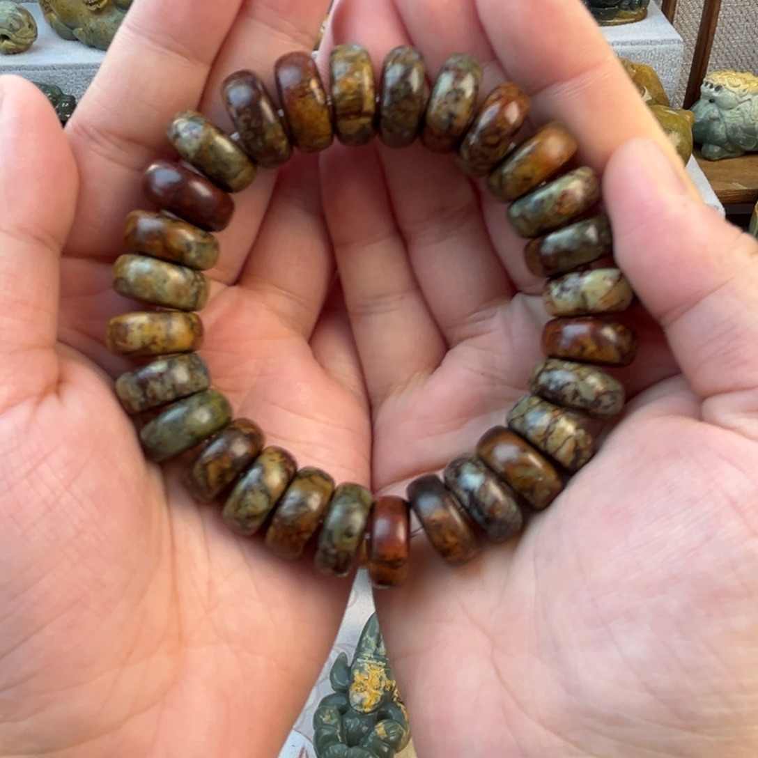 岫岩河磨玉（透闪石质玉）手串未镶嵌太*