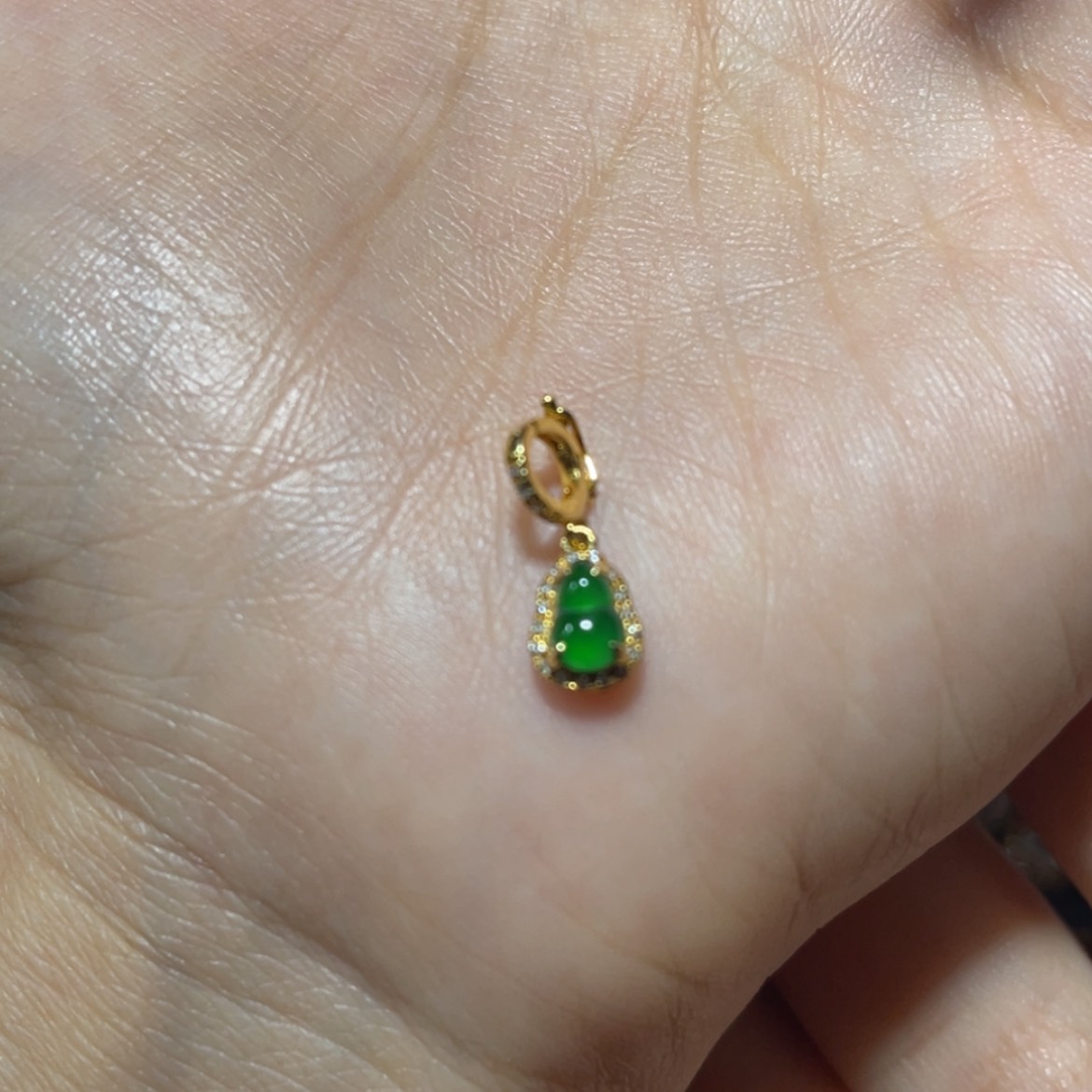 【闪购商品】颈饰18K金镶嵌翡翠