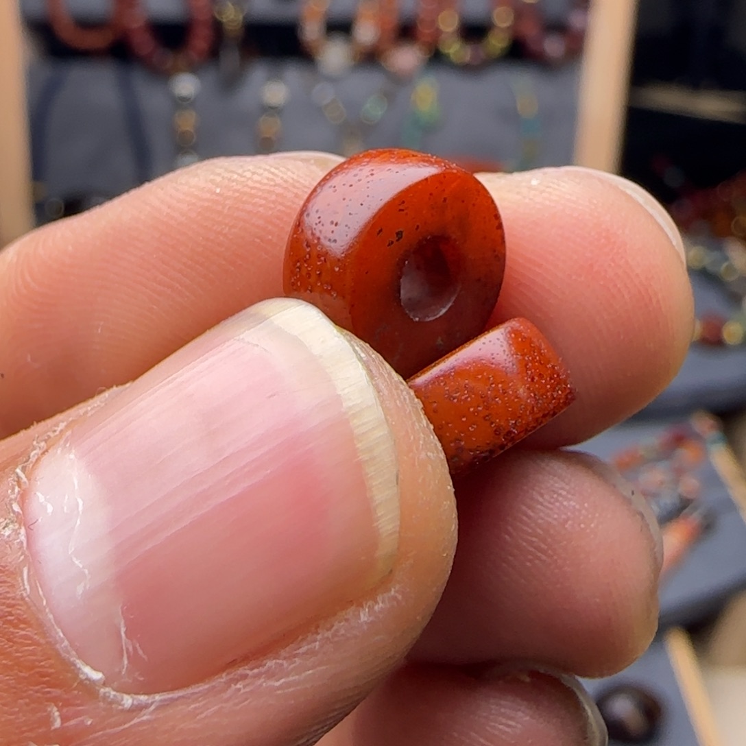 蜜蜡裸石未镶嵌jjgjkyesvjk