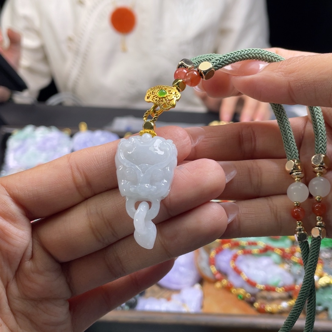 翡翠未镶嵌颈饰代编织