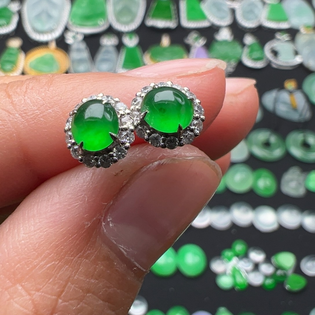 翡翠颈饰18K金镶嵌耳钉