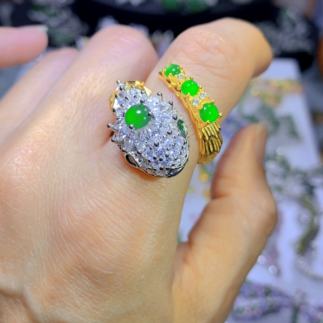 翡翠颈饰银S925镶嵌天然翡翠