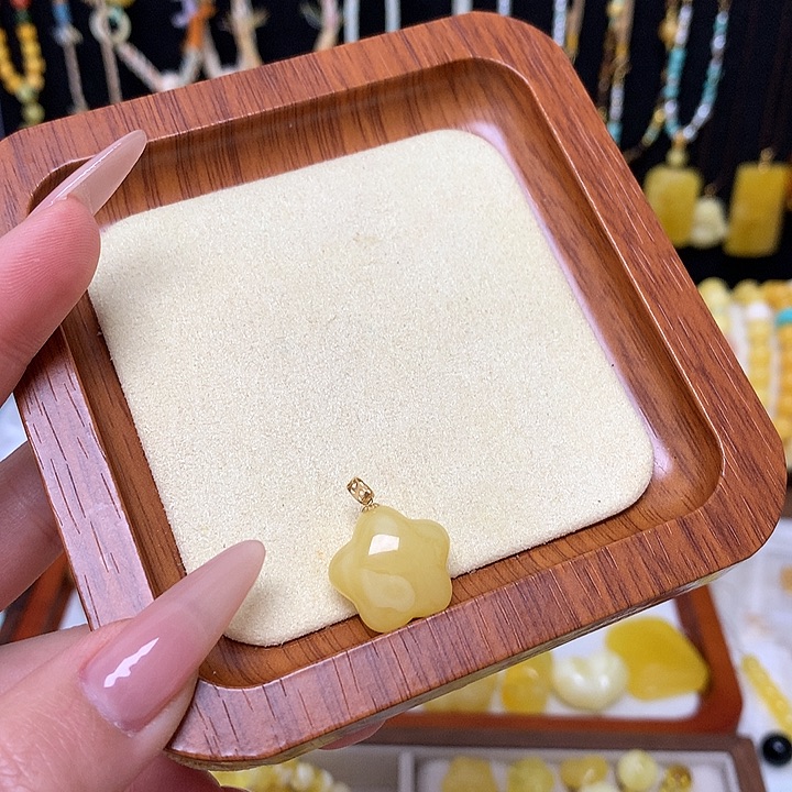 手链蜜蜡18K金镶嵌蜜蜡吊坠镶嵌18k金扣头