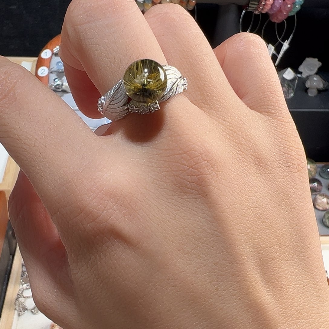 若***颜戒指银S925镶嵌水晶