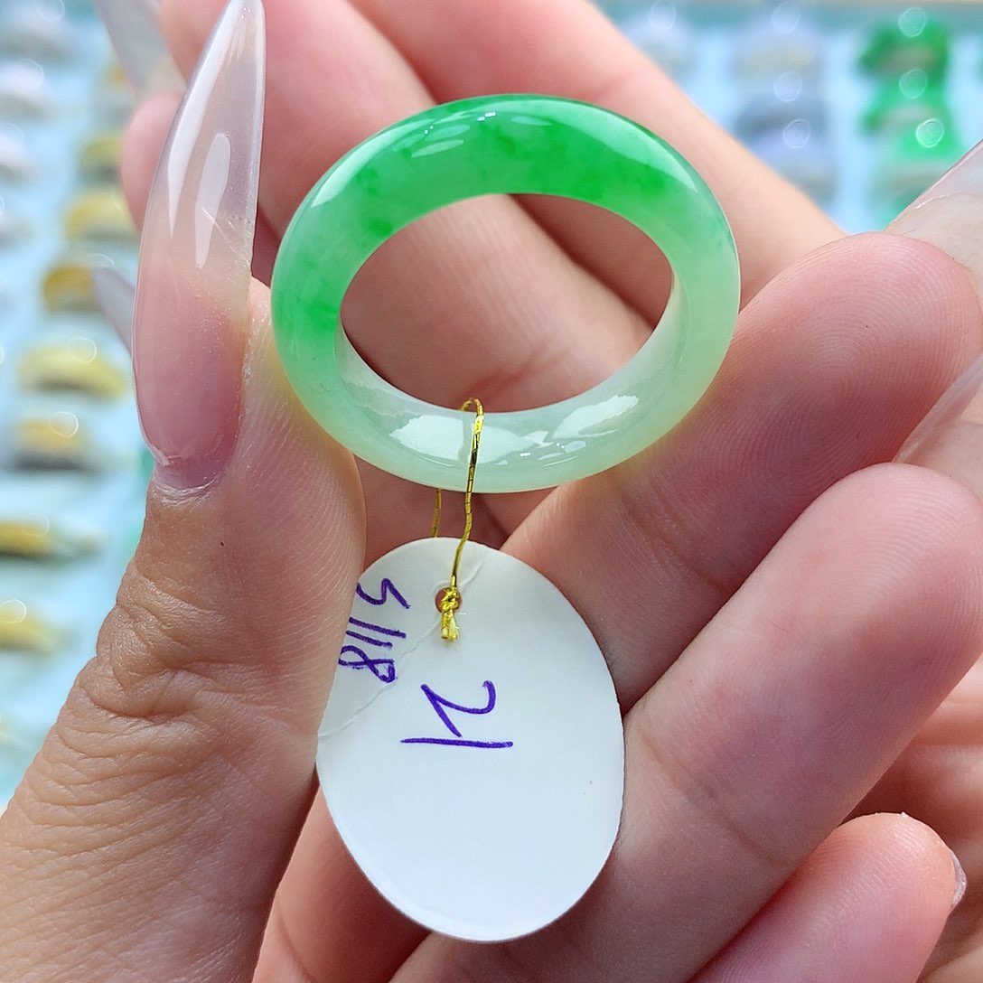 翡翠戒指未镶嵌22圈