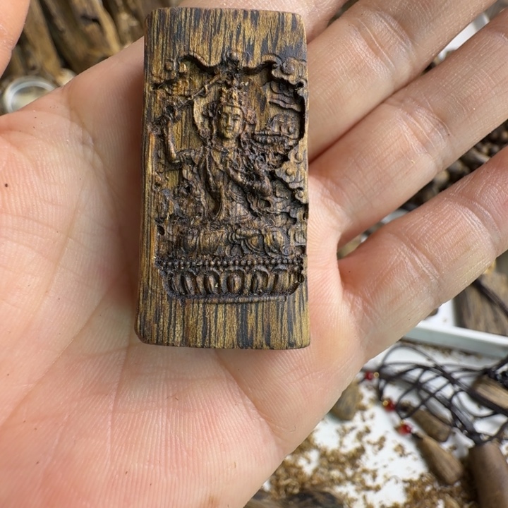 镪***沉香碎屑沉香奇楠沉香雕刻款牌牌5.8克重一个