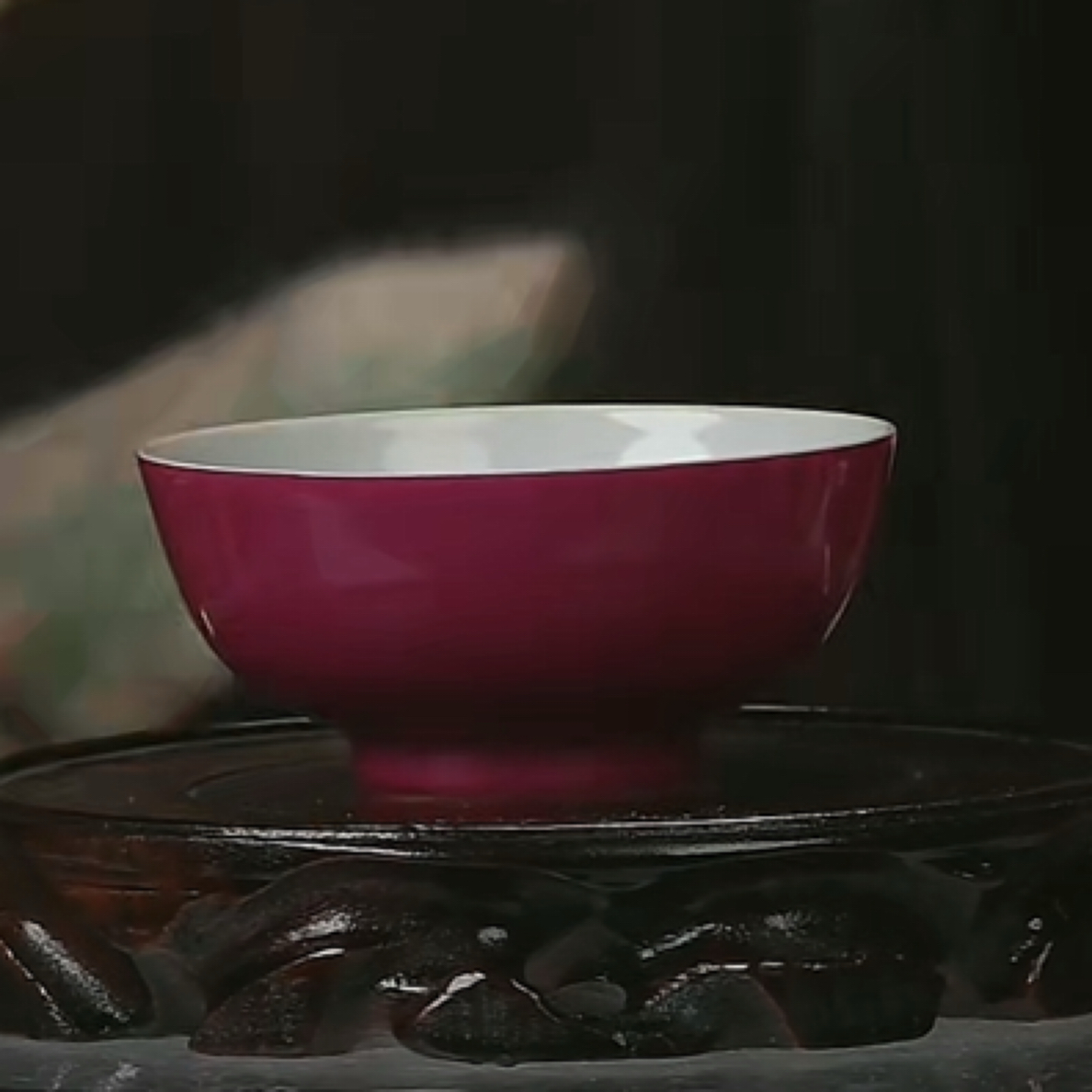Y内粉彩寿桃纹外胭脂红釉杯