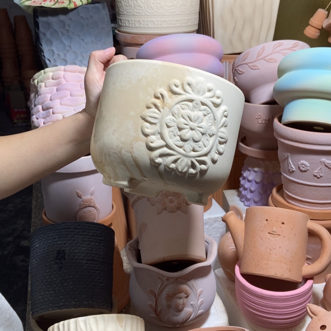 17×13白陶三脚雕花 粗陶1个