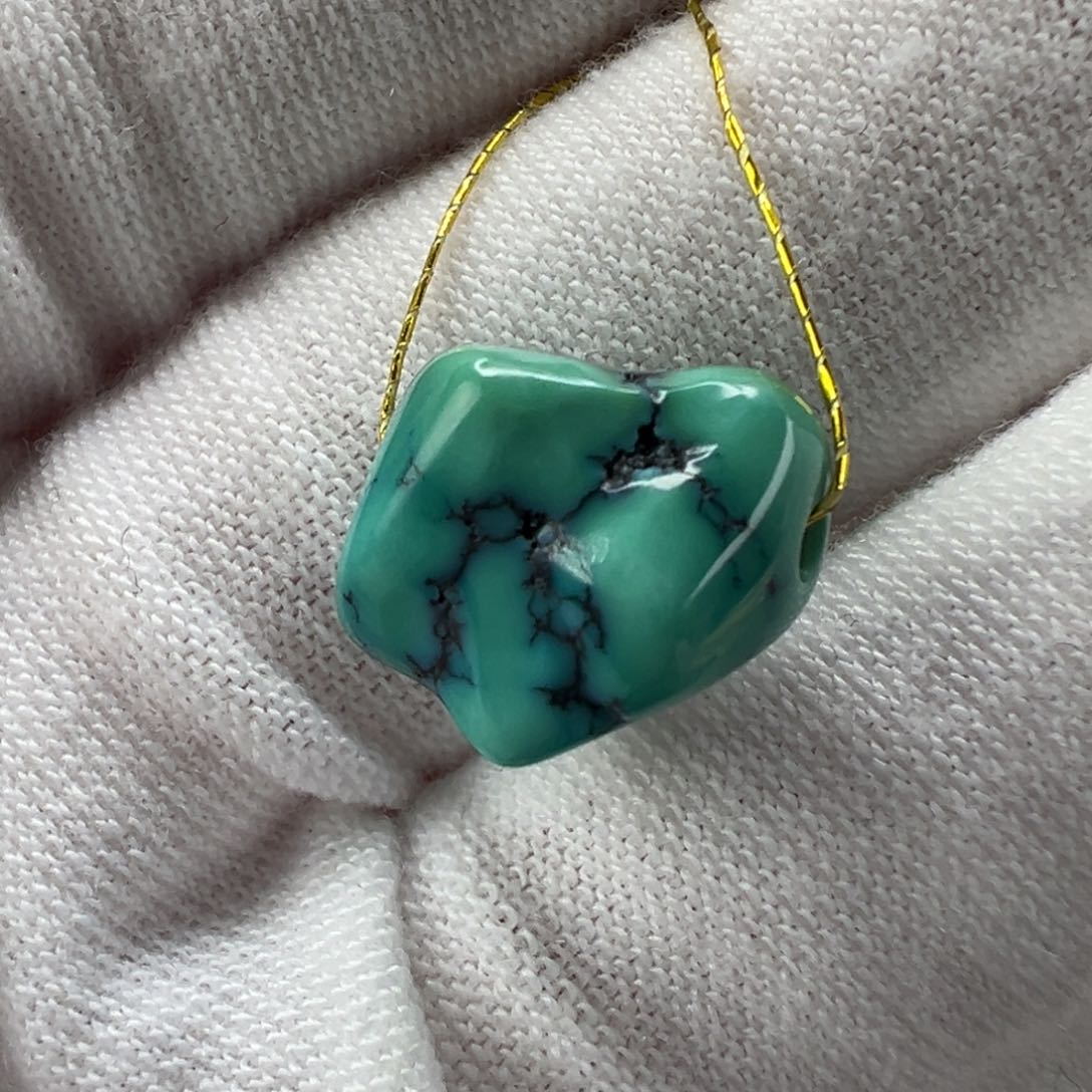 绿松石随形未镶嵌