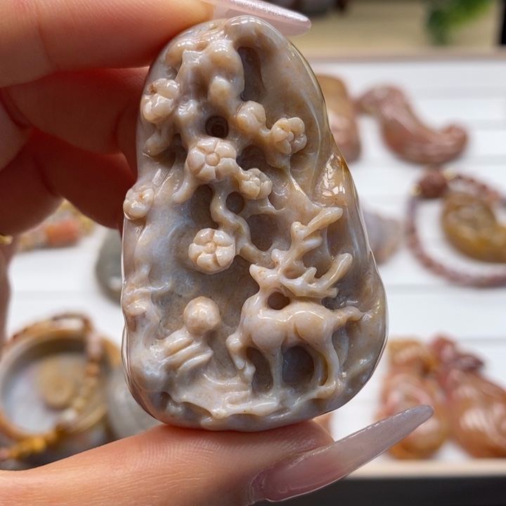 硅化玉颈饰未镶嵌梅花鹿。30号链接