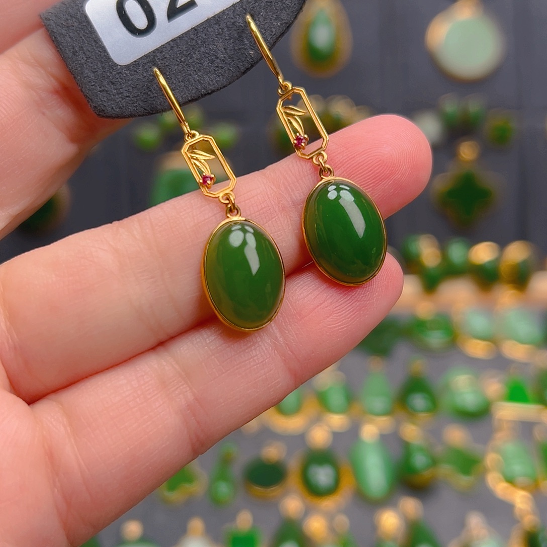 和田玉18K金镶嵌耳饰