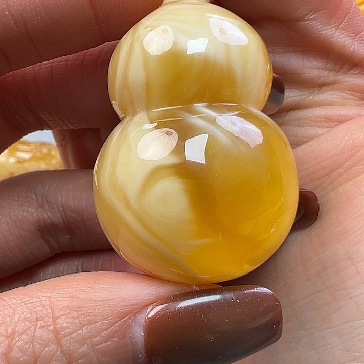 蜜蜡未镶嵌珠宝奇石