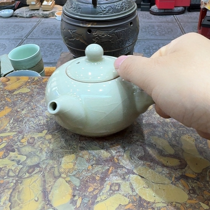 汝瓷壶一个，瓷。。。品茗