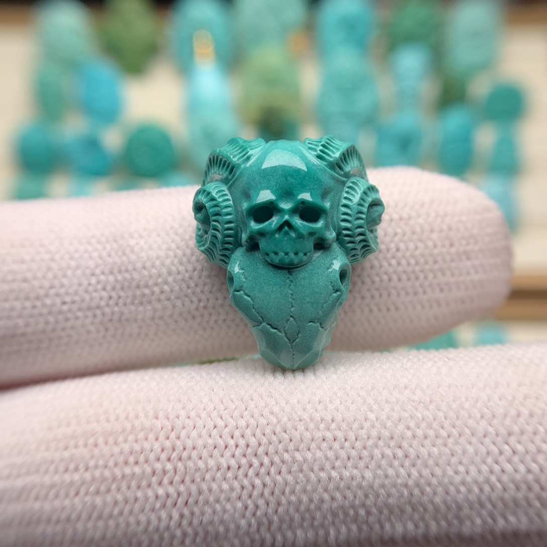 绿松石配饰未镶嵌