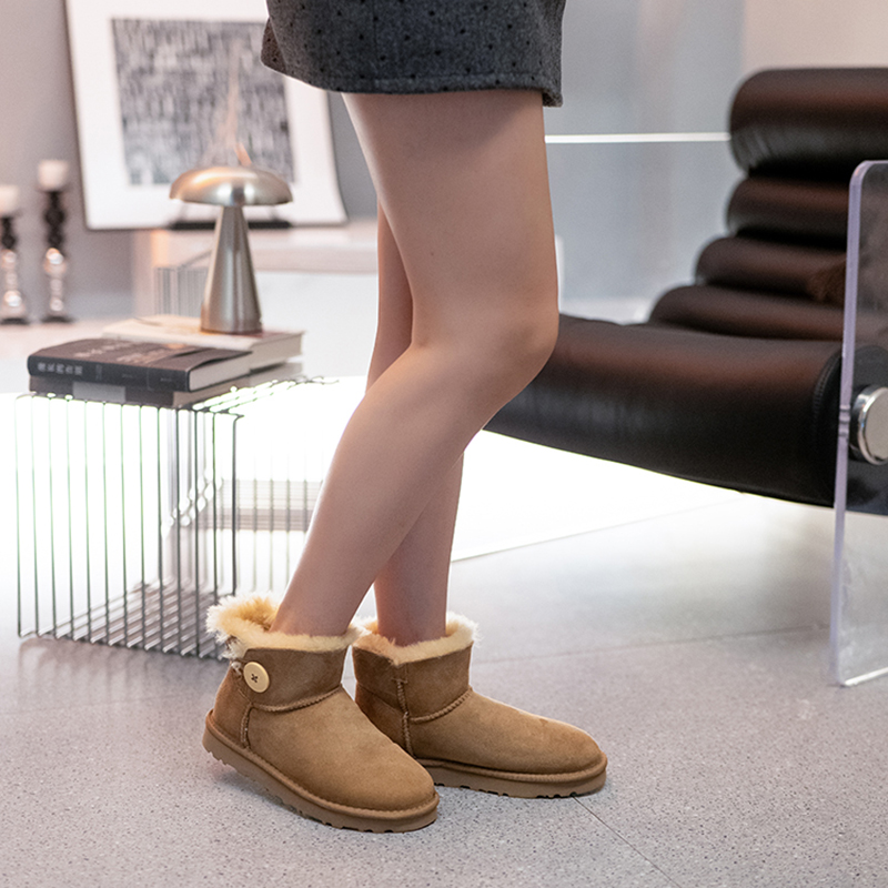 【3352款专属】3352皮毛一体2025冬季新款网红爆款木扣一粒扣雪地靴