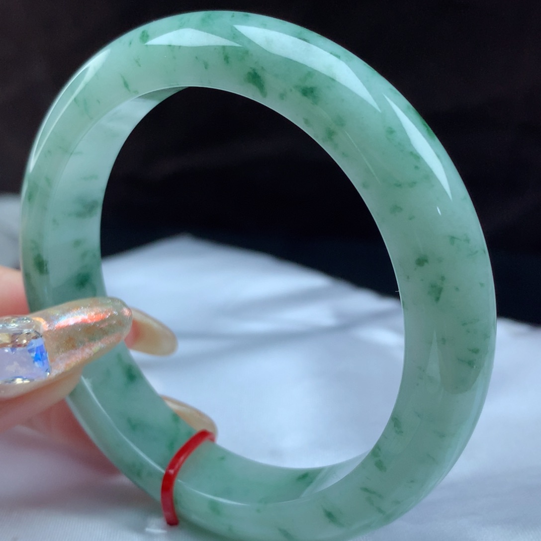 翡翠手镯未镶嵌96780，