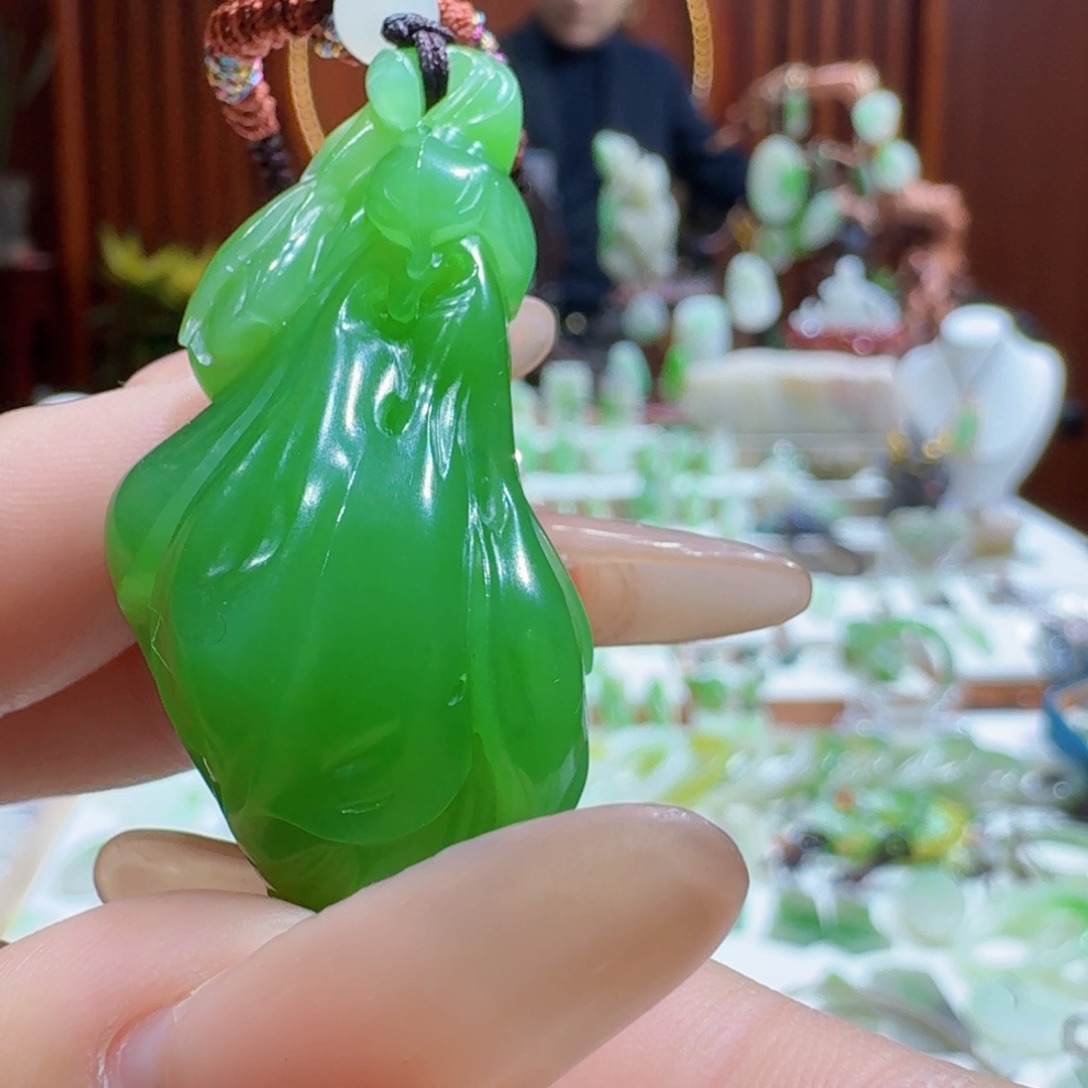 和田玉（碧玉）果绿玉兰花未镶嵌