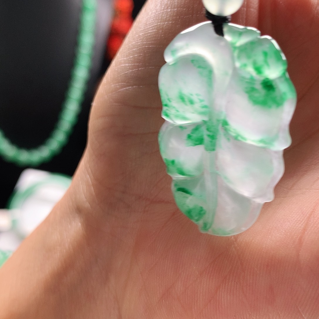 石英质玉吊坠未镶嵌