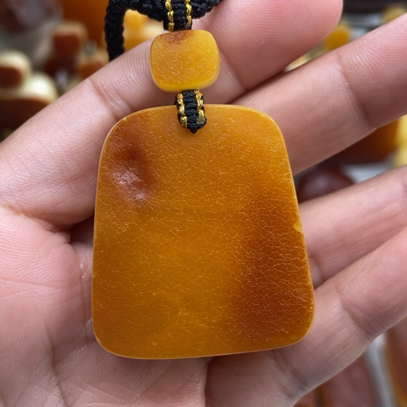 【闪购商品】琥珀颈饰未镶嵌