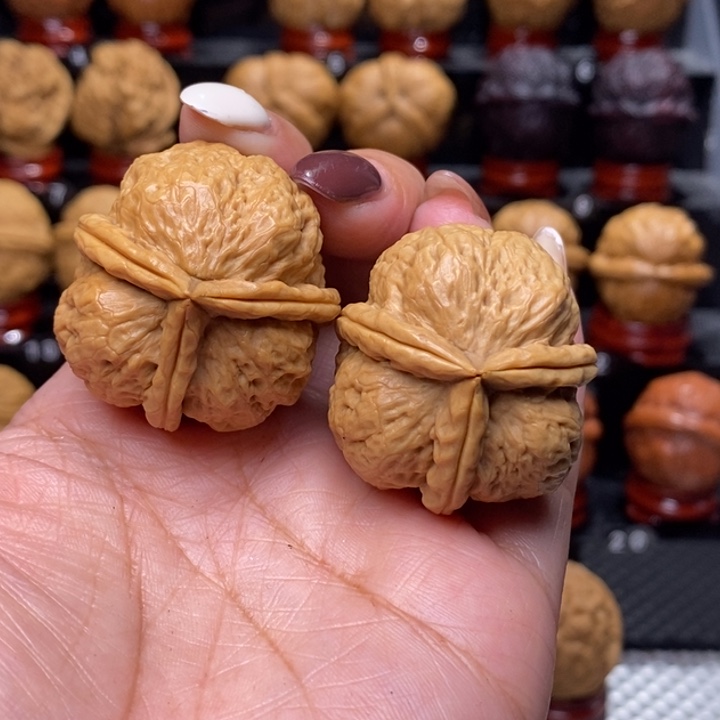 文玩核桃把件白羊三棱…………09