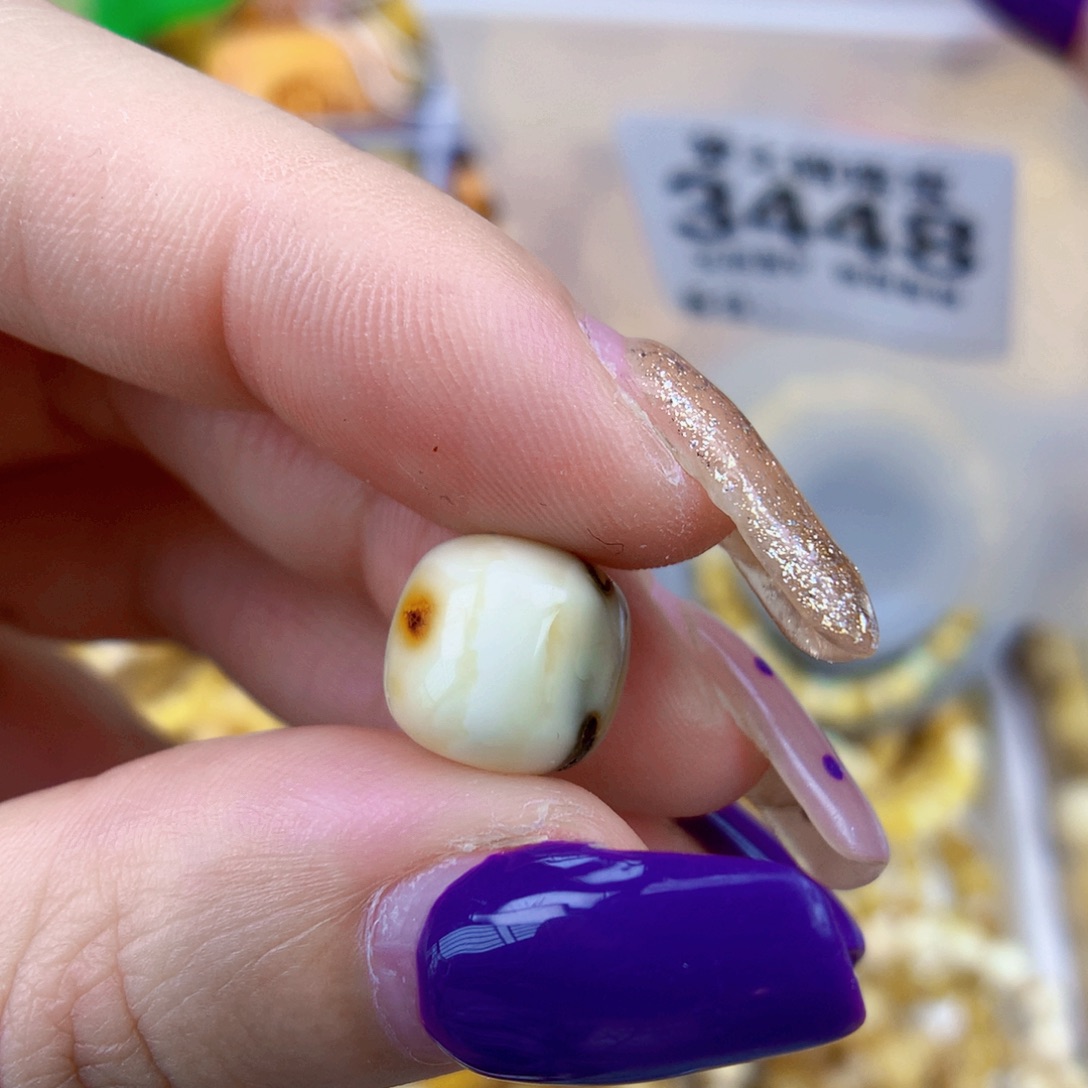 琥珀未镶嵌珠宝奇石10