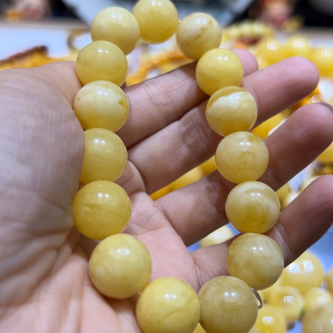 琥珀珠宝奇石未镶嵌