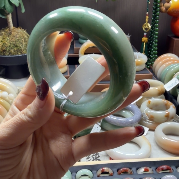 石英质玉未镶嵌手镯