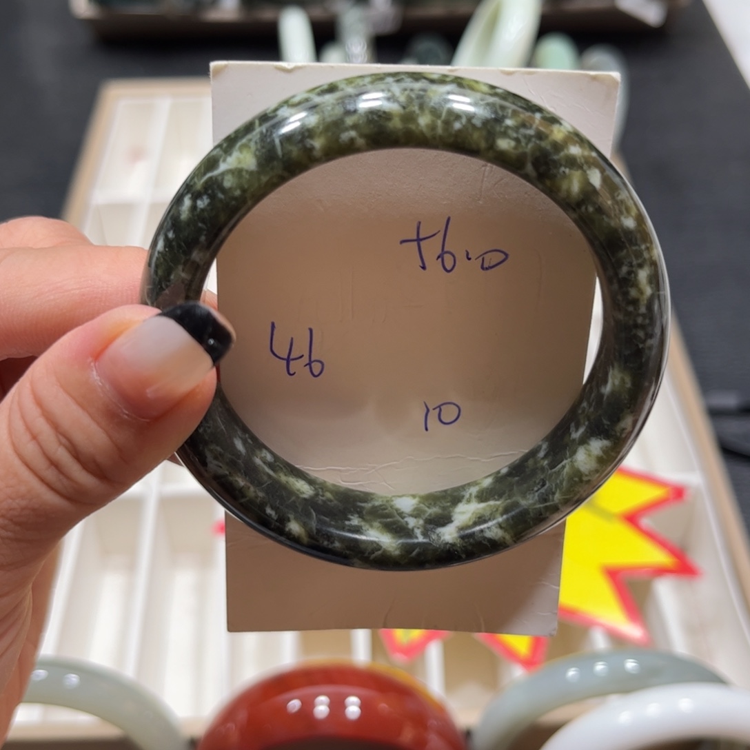 未镶嵌蛇纹石玉手镯