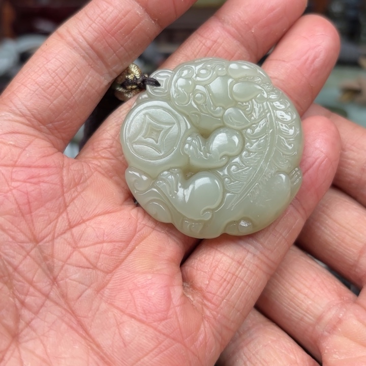 和田玉吊坠未镶嵌