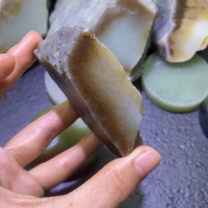 和田玉（糖玉）未镶嵌珠宝半成品