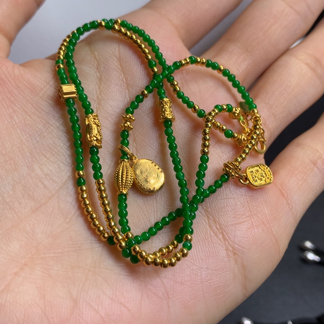 颈饰18K金镶嵌翡翠