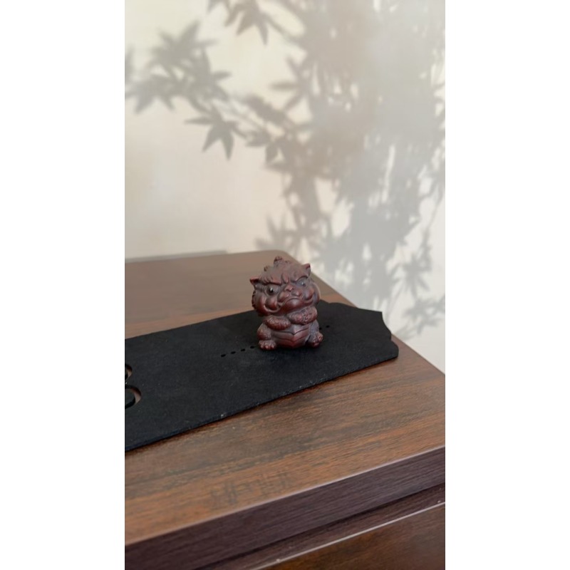 《古铜泥麒麟》- -紫砂