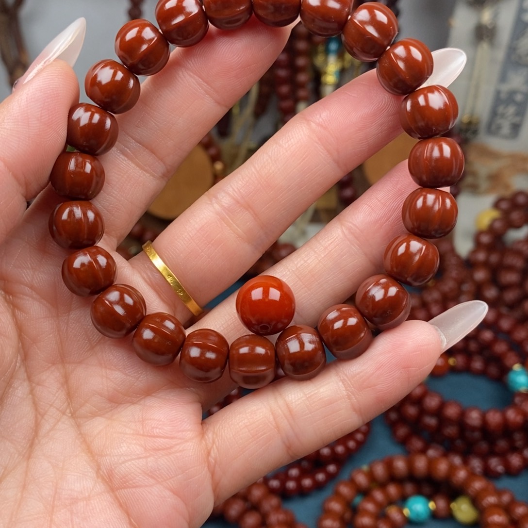 猴头核桃吊坠鲨鱼11+红12