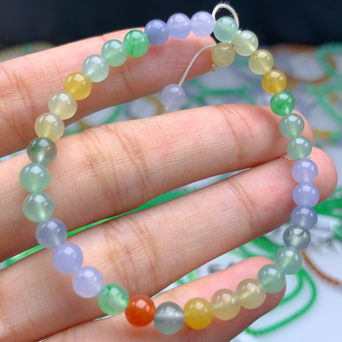 未镶嵌翡翠手链卡