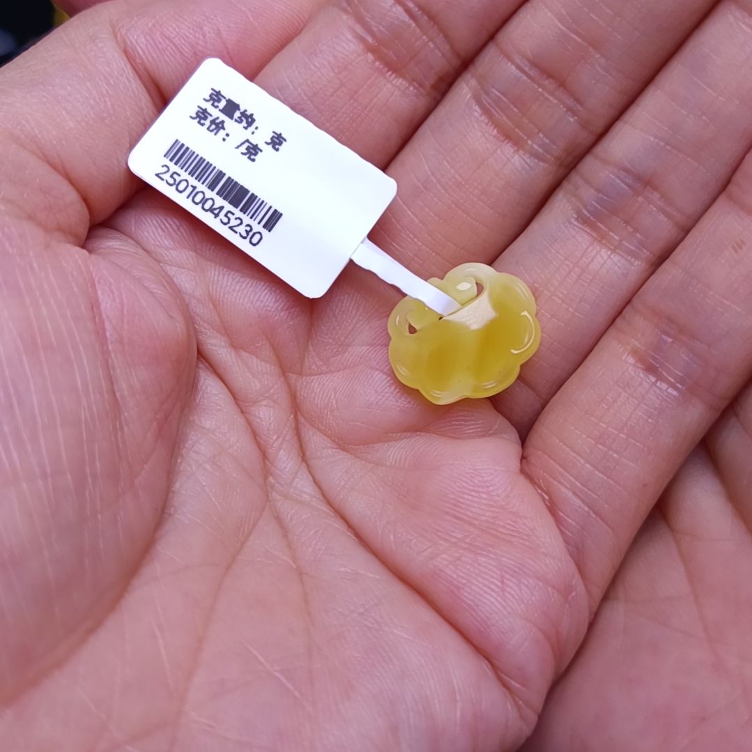 蜜蜡裸石未镶嵌喵****咪俄料蜜蜡小福锁