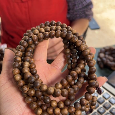 沉香手串蓝宝石23克卡0.8多样性发1条