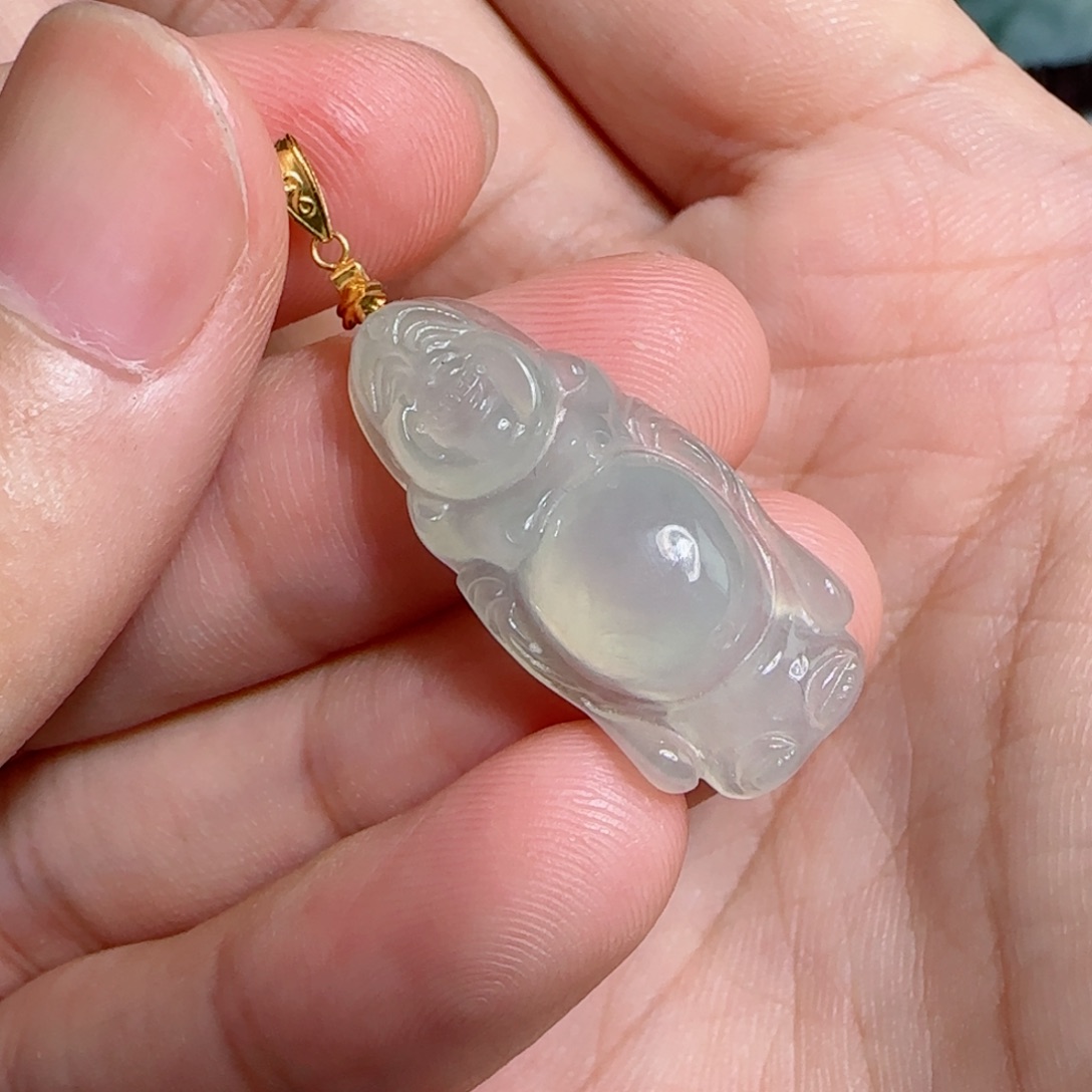 翡翠未镶嵌颈饰站佛