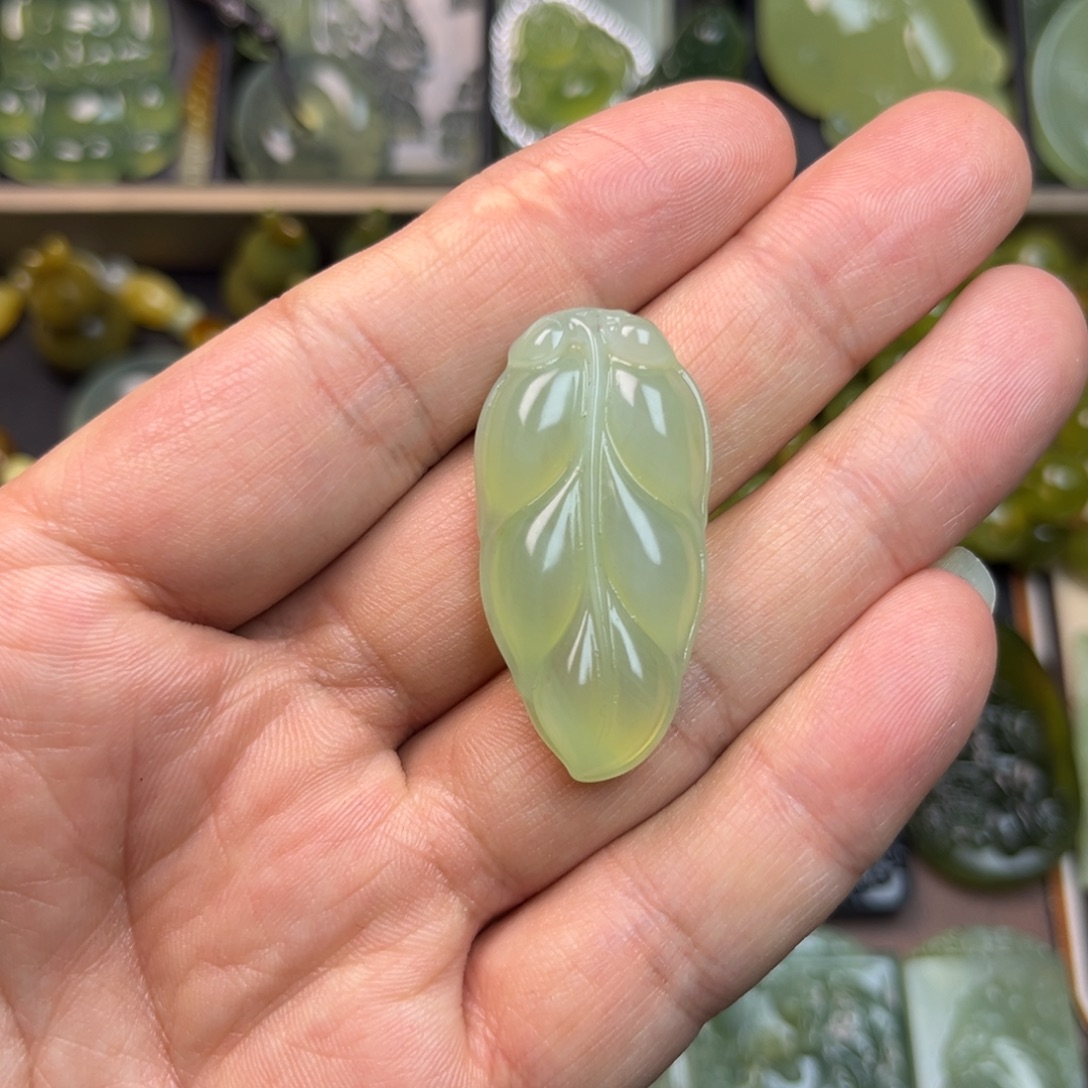 蛇纹石玉未镶嵌吊坠(不含链)