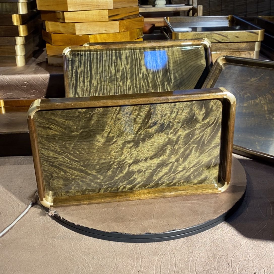 阴沉木屋*金丝楠木文成盘一个