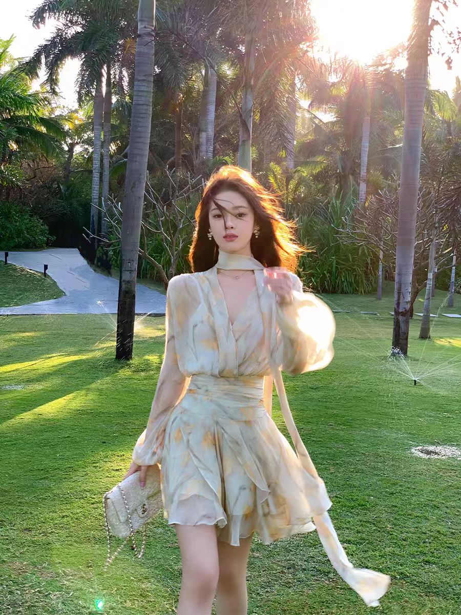 [春歌]夏季长袖v领泡泡袖雪纺黄色碎花连衣裙两件套