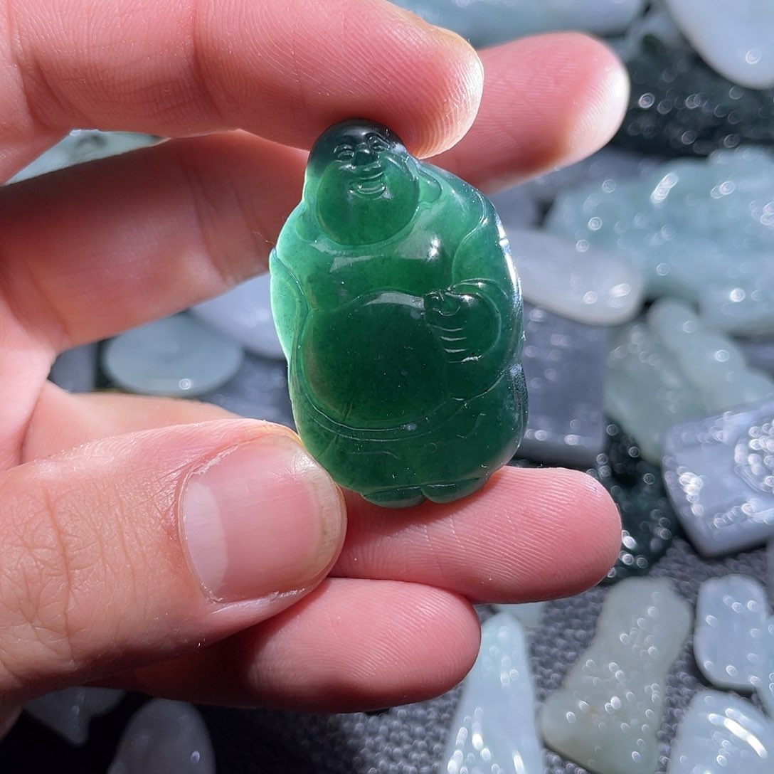 翡翠颈饰未镶嵌翡翠