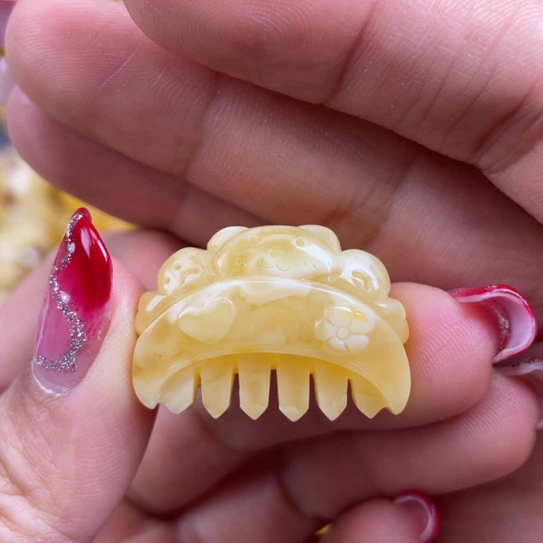 琥珀裸石未镶嵌蜜蜡