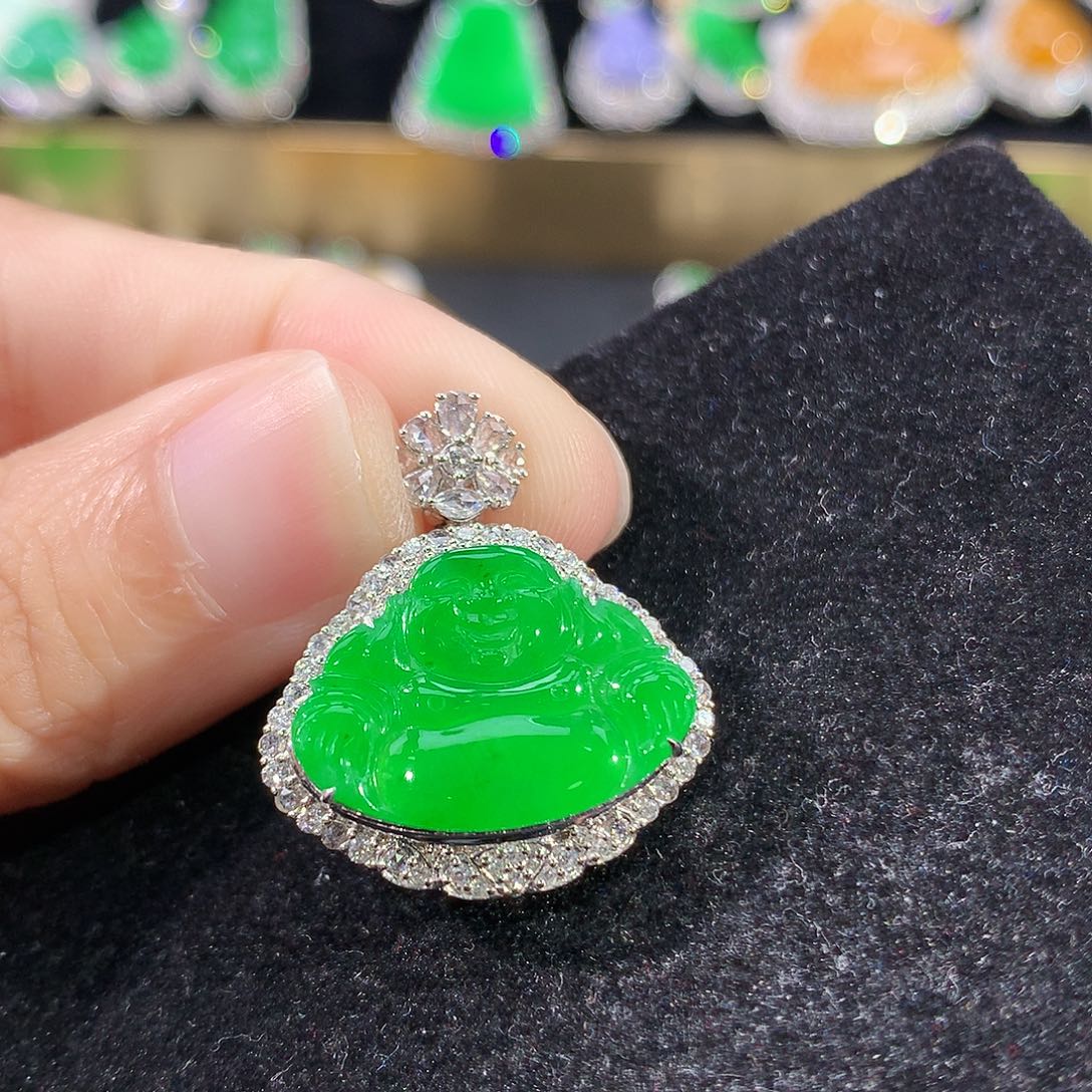 翡翠18K金镶嵌颈饰