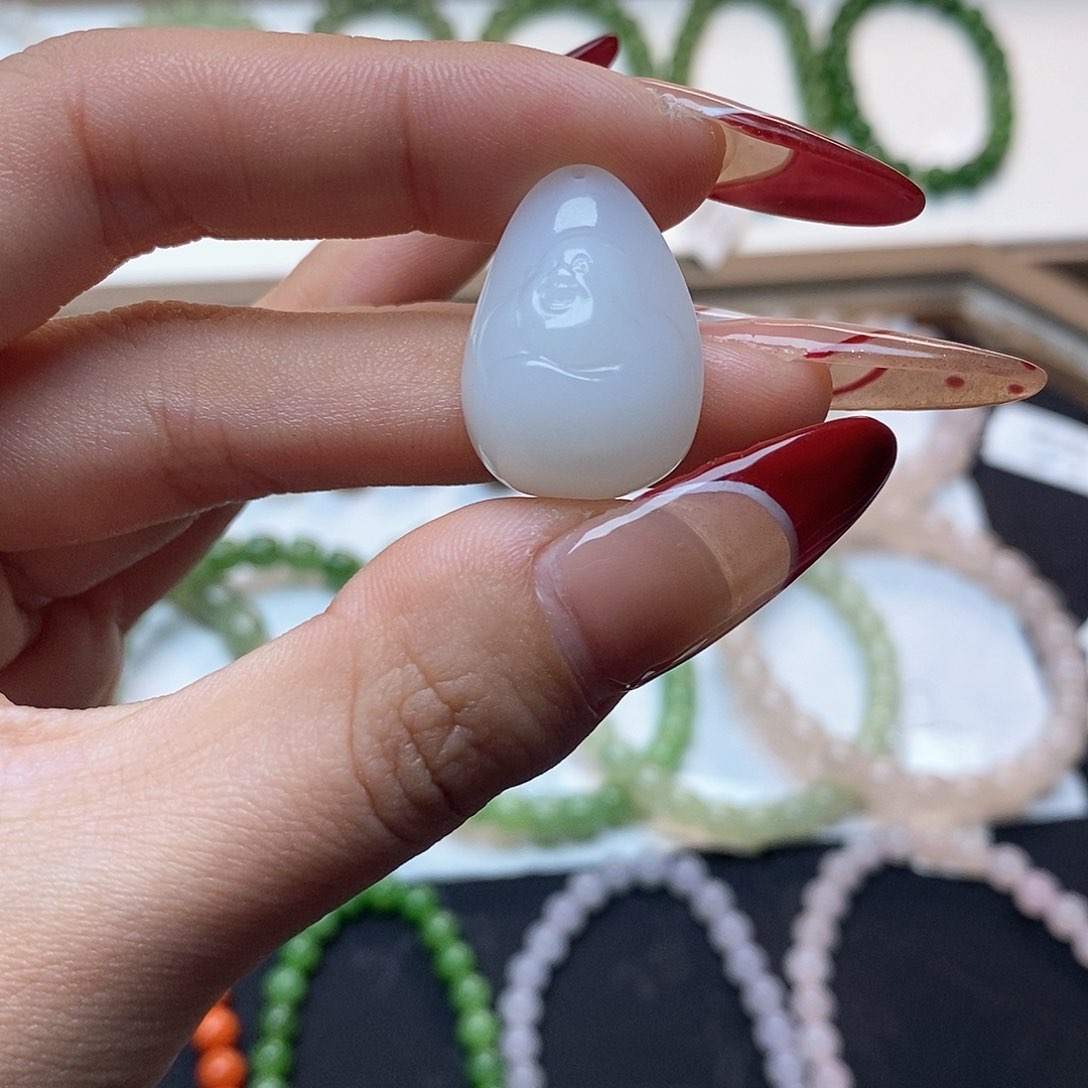 和田玉颈饰未镶嵌羊脂白佛公