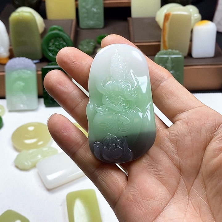 和田玉（糖玉）未镶嵌珠宝奇石沁****龙